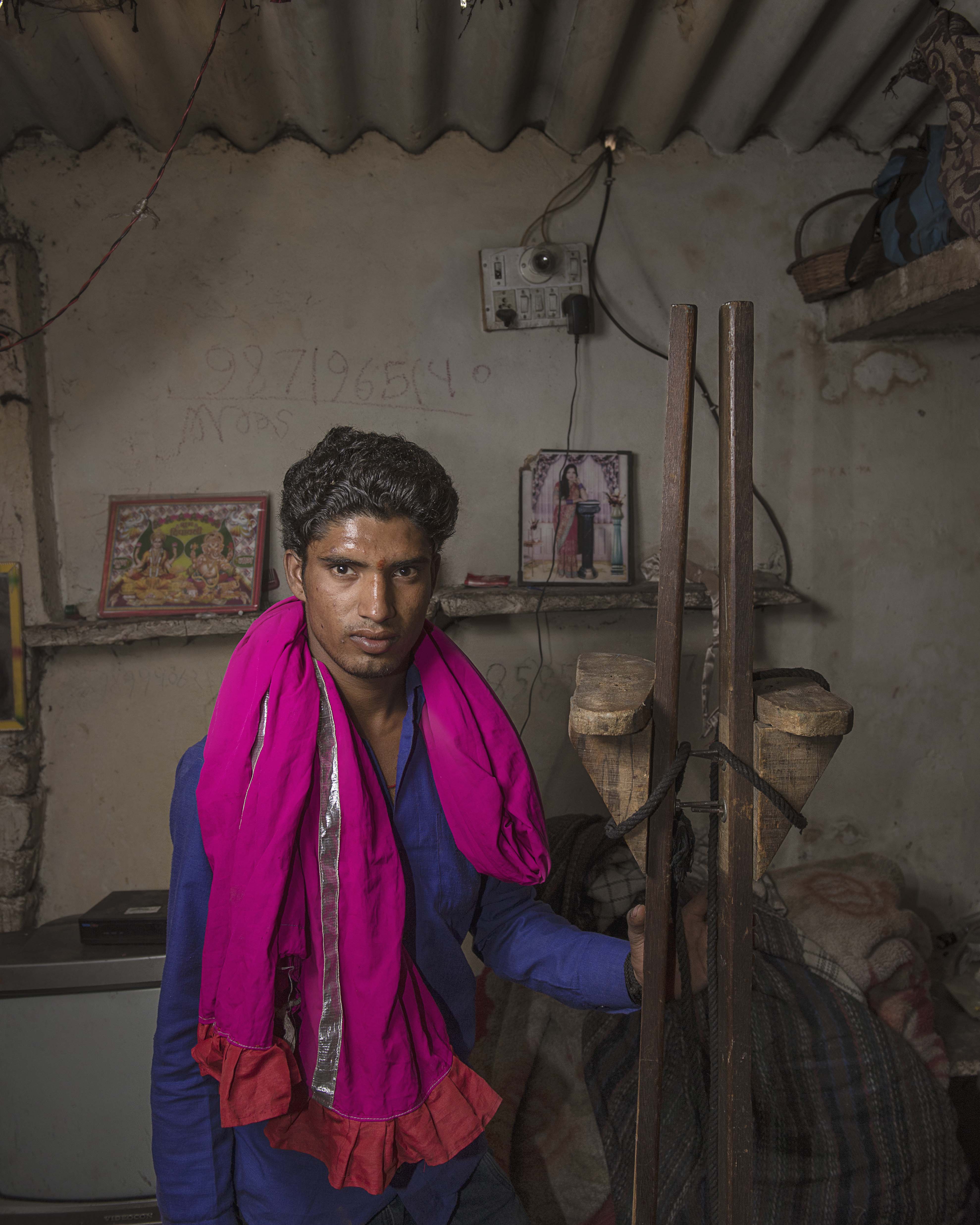 Hamid Brite - 18 - Longman #1 - Half length_