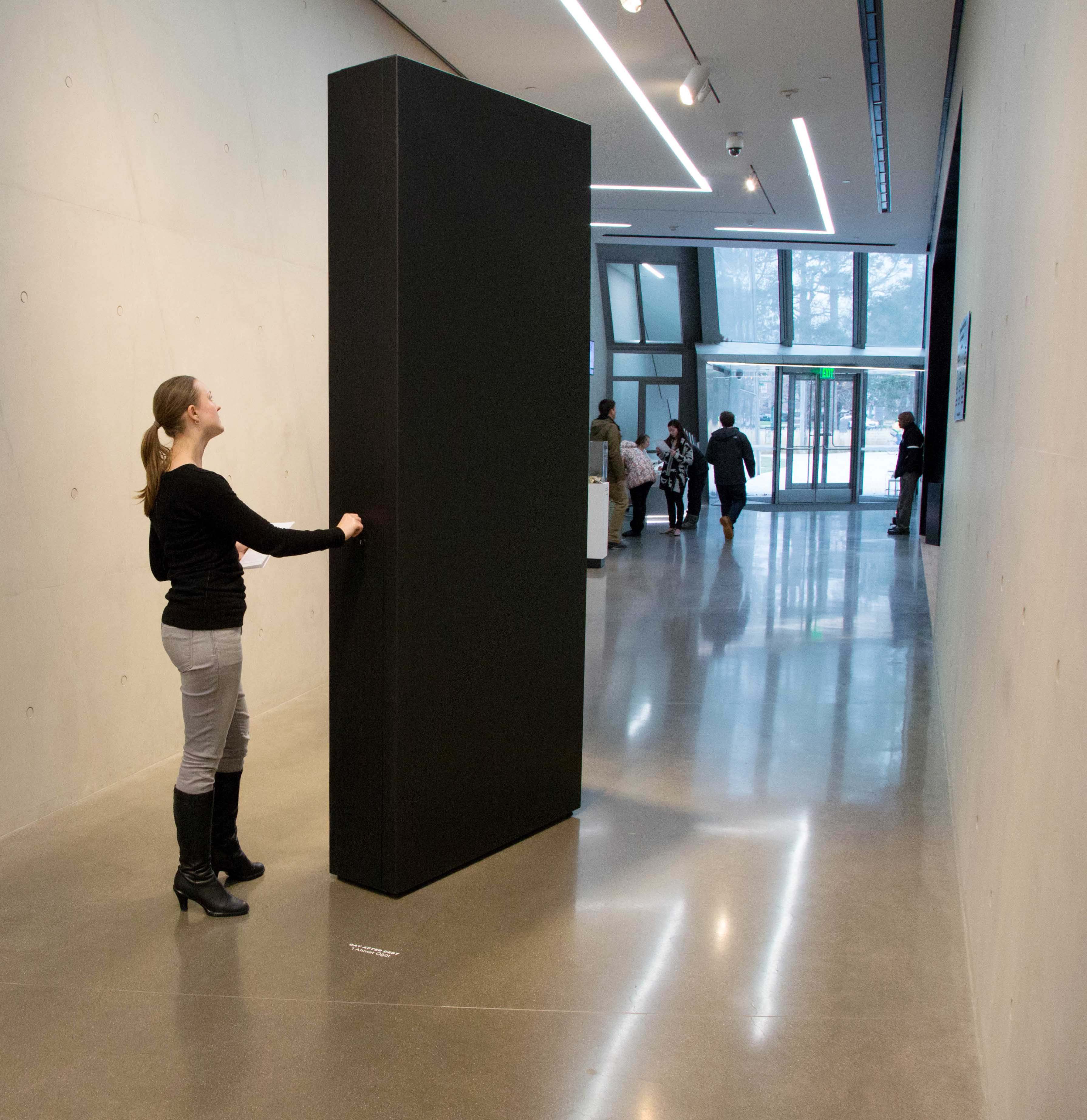 Ahmet Öğüt, Anti-Debt Monolith, 2014. Part of Day After Debt (US), 2015 In collaboration with Debt Collective/Strike Debt/Rolling Jubilee. Commissioned by the Eli and Edythe Broad Art Museum at Michigan State University and Protocinema. © Ahmet Öğüt 2015, © Aaron Word Photography 2014