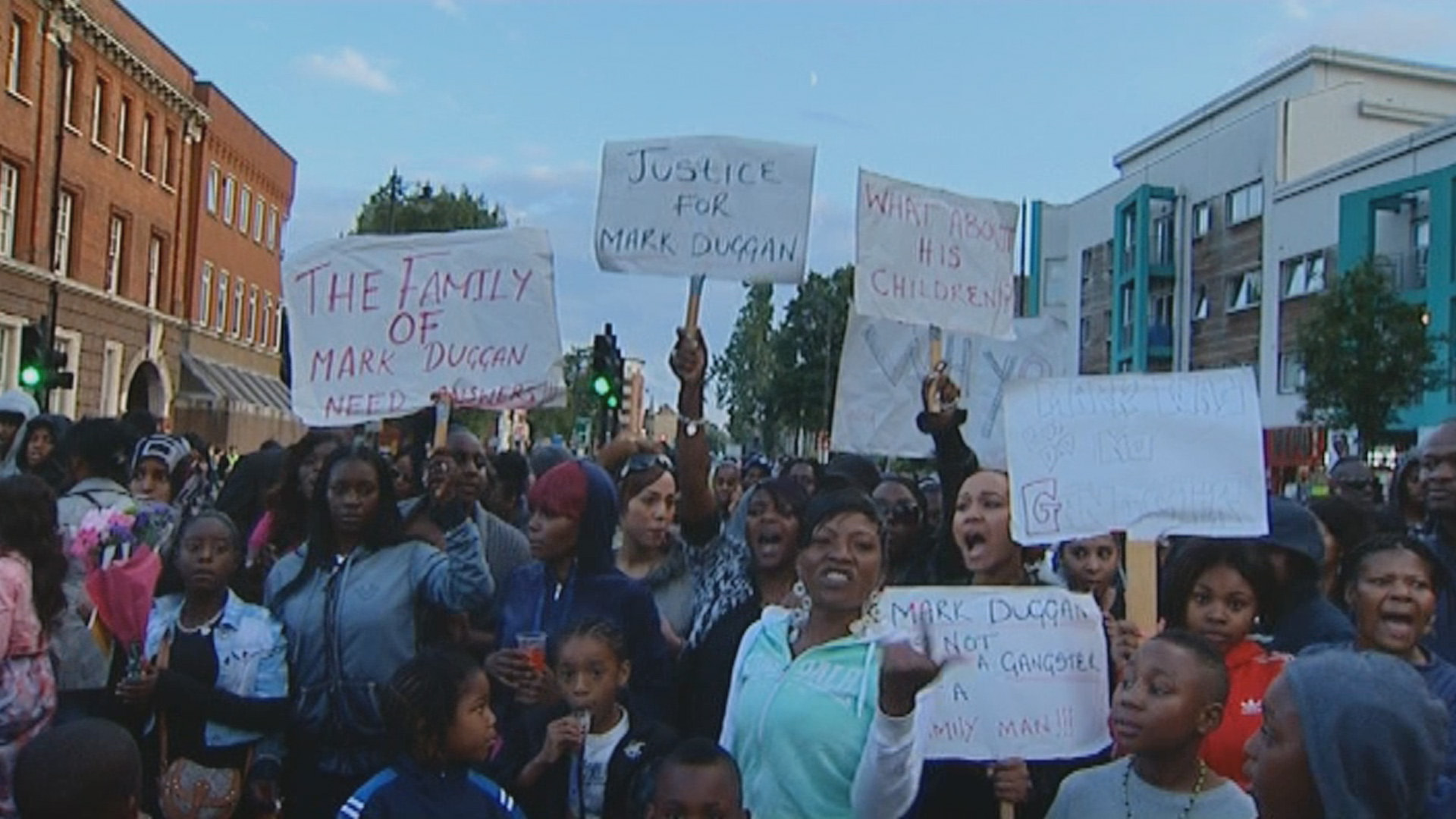 The peaceful protest in Tottenham two days Mark Duggan was killed, before the riots began