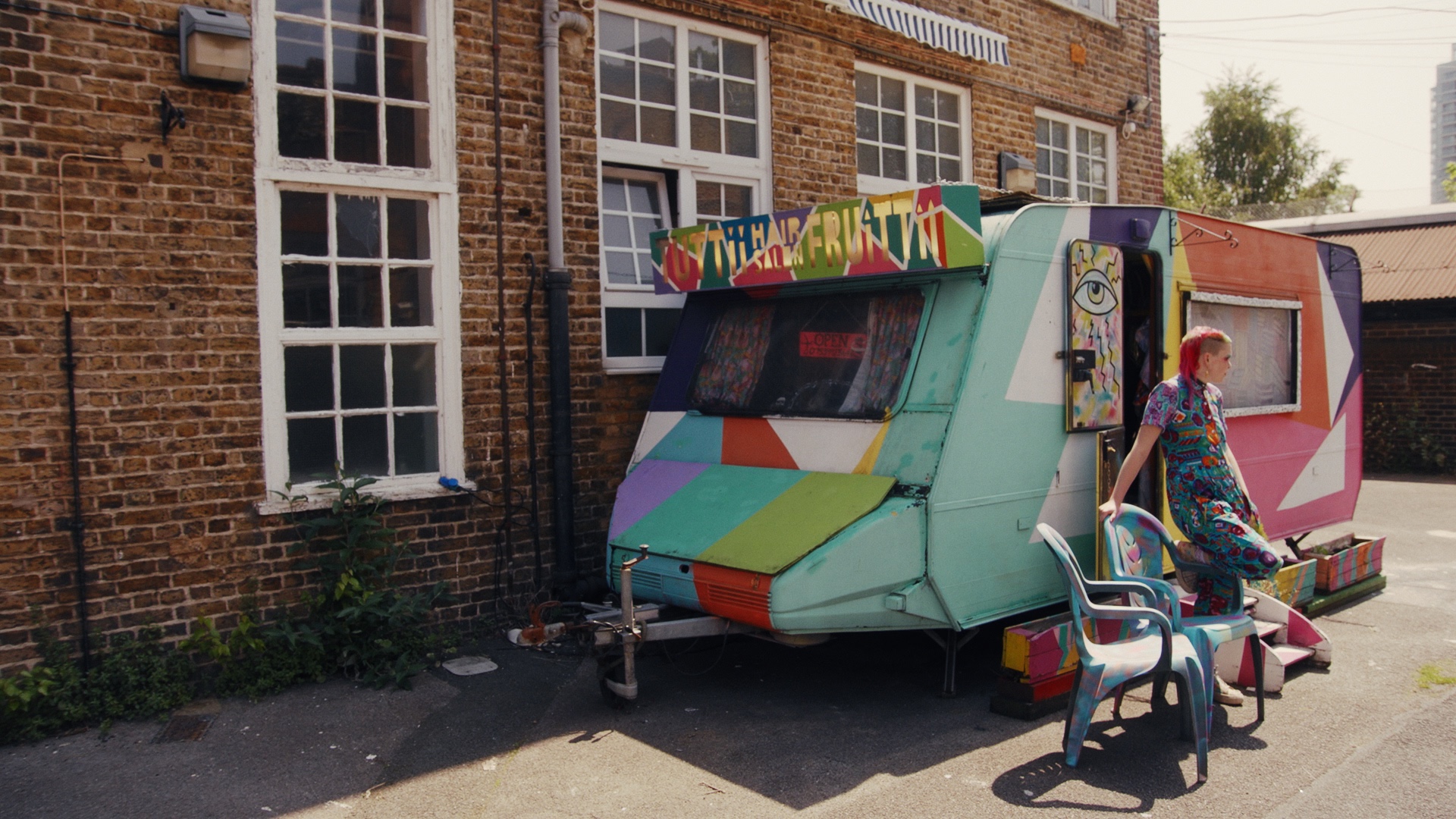 GIFF GAFF_TAKES ON_EP01_MAIN_ONLINE_5