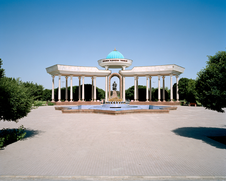 Marco-Barbieri-Water-In-The-Desert-Monument