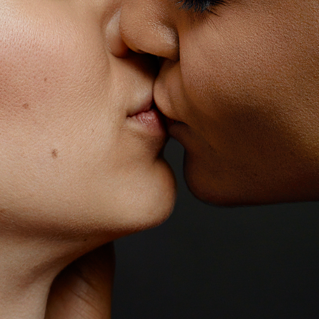 55355_Absolut_SocialKisses_1080x1080_0008__EXTRA_2017_06_03_Absolut_SB_Shot_25_052_all