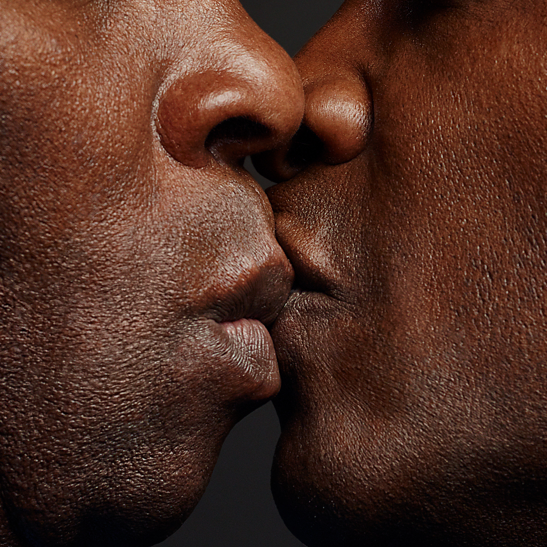 55355_Absolut_SocialKisses_1080x1080_0029__TOP10_2017_06_03_Absolut_SB_Shot_03_040_all