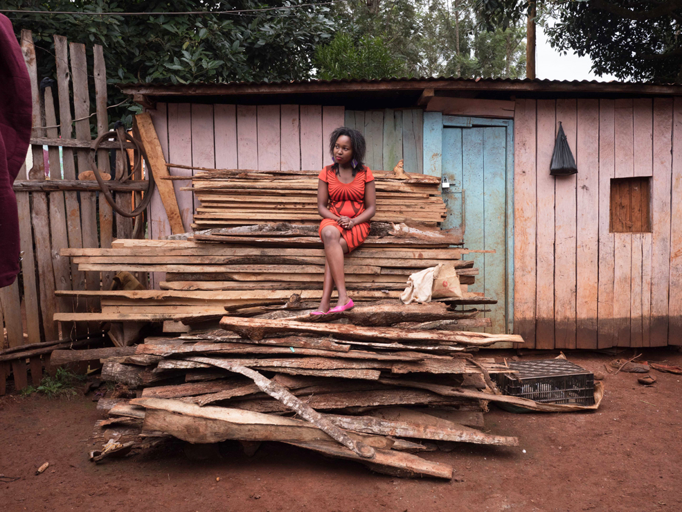Roselyn Wanguthi Murithi, 19, student. "I’m on semester break right now and I’m visiting my parents on their farm. I’ve been studying educational sciences in Thika near Nairobi for a year... We Shamba girls (from the countryside) also know a thing or two about fashion – it’s not just the city girls. I like short skirts, tight jeans and boots. Dressing sexily doesn’t need to look cheap. That’s what I think. And I only do it for myself. What do I care what the neighbours think? You can be sure you won’t meet anyone wearing the same thing."