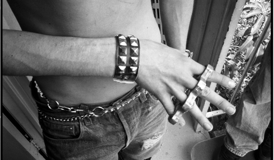 6-34-Ali-brass-knucklesV2-EDIT-958x559